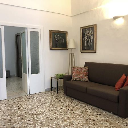 דירות Old Town House פולינאנו א מארה מראה חיצוני תמונה