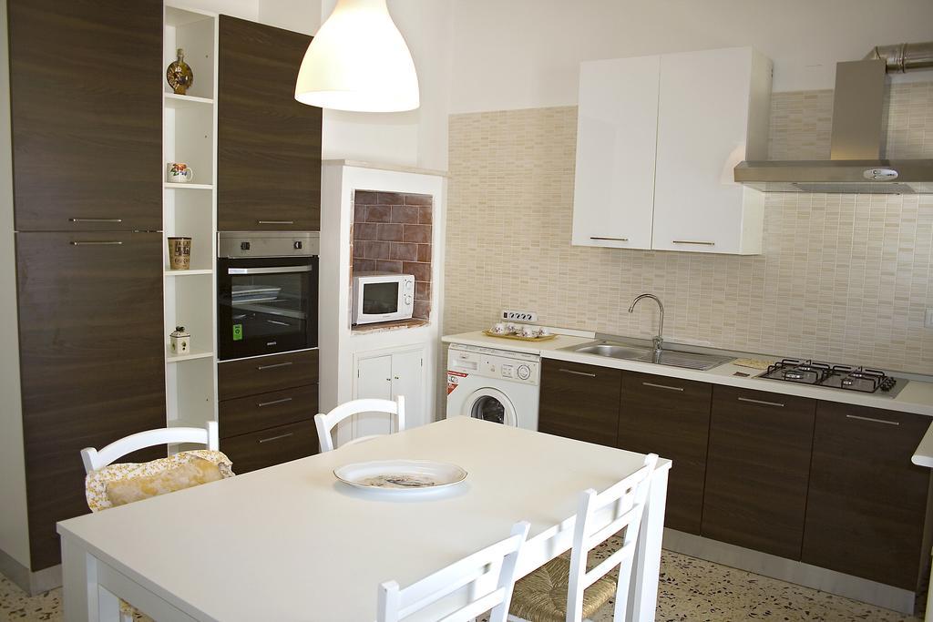 דירות Old Town House פולינאנו א מארה מראה חיצוני תמונה
