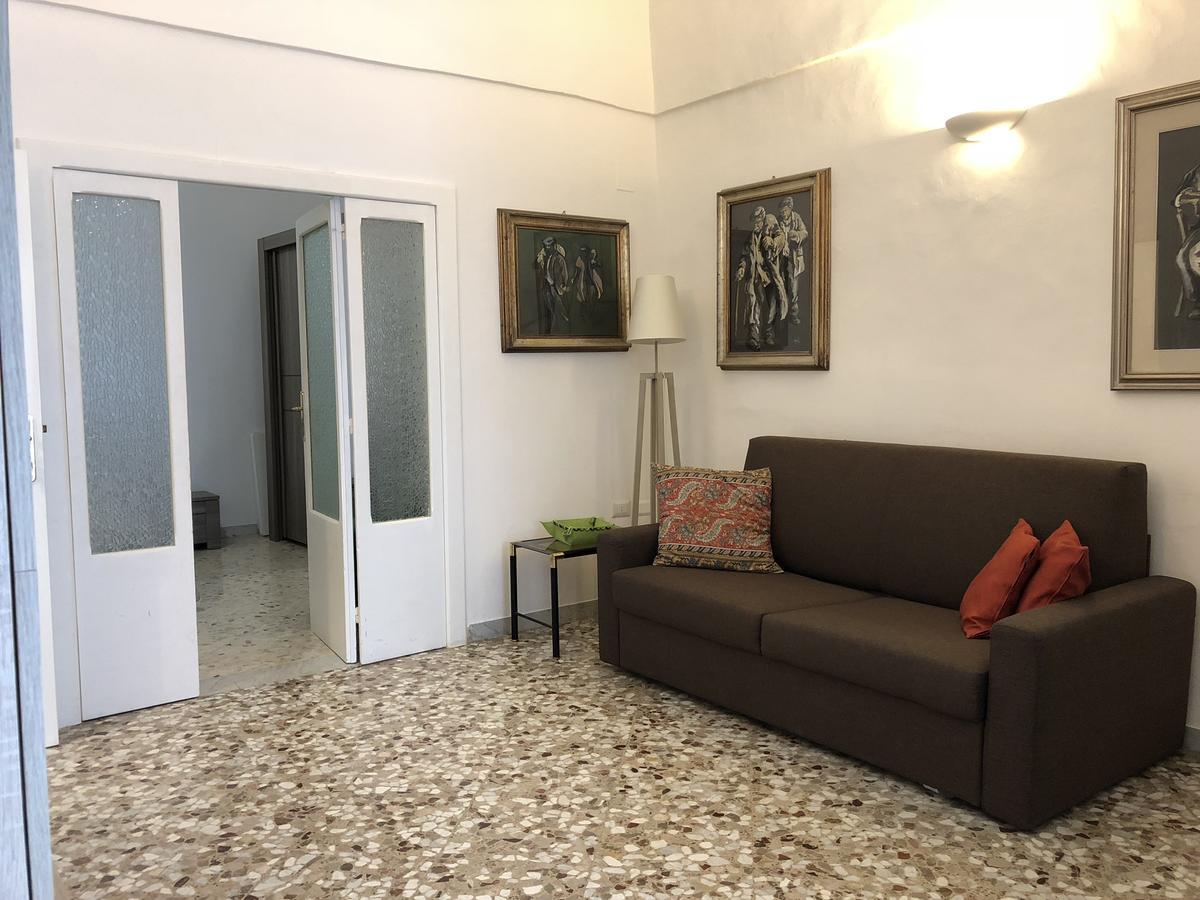 דירות Old Town House פולינאנו א מארה מראה חיצוני תמונה